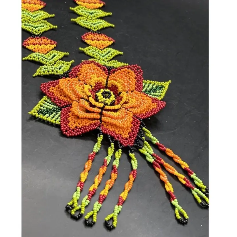 HUICHOL MEXICAN HAND MADE JEWELRY BEADED FOLK ART PEYOTE CACTUS FLOWER NECKLACE