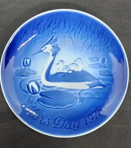 Bing & Grondahl Copenhagen Porcelain 1978 Mother's Day Plate Grebe & Chicks