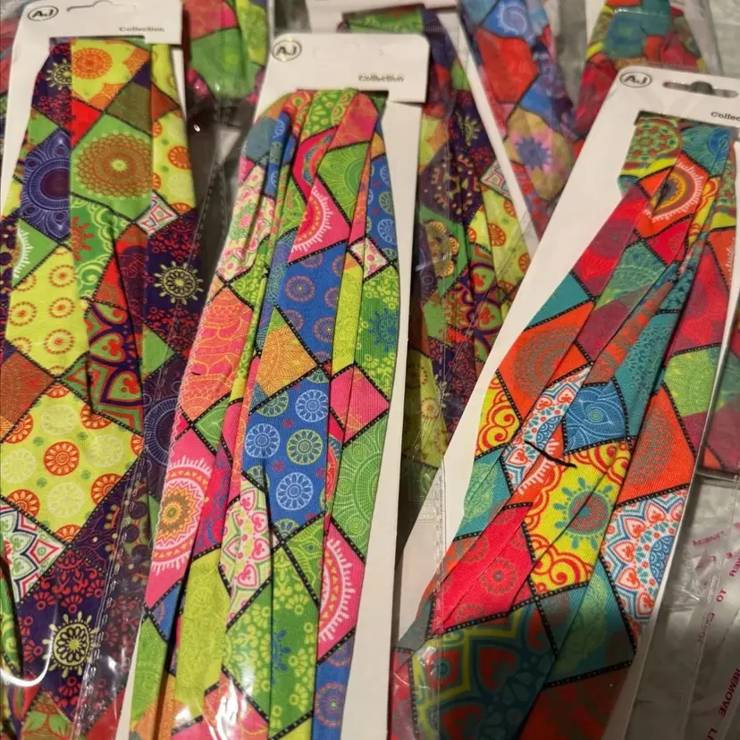 Groovy Pattern Stretchable Headband NEW (Random)