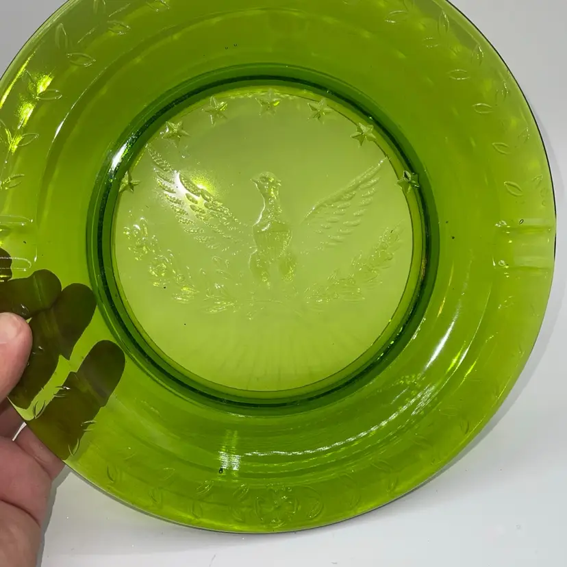 Vintage: 9”  INDIANA GREEN GLASS Plate/Ashtray WITH STARS AND EAGLE