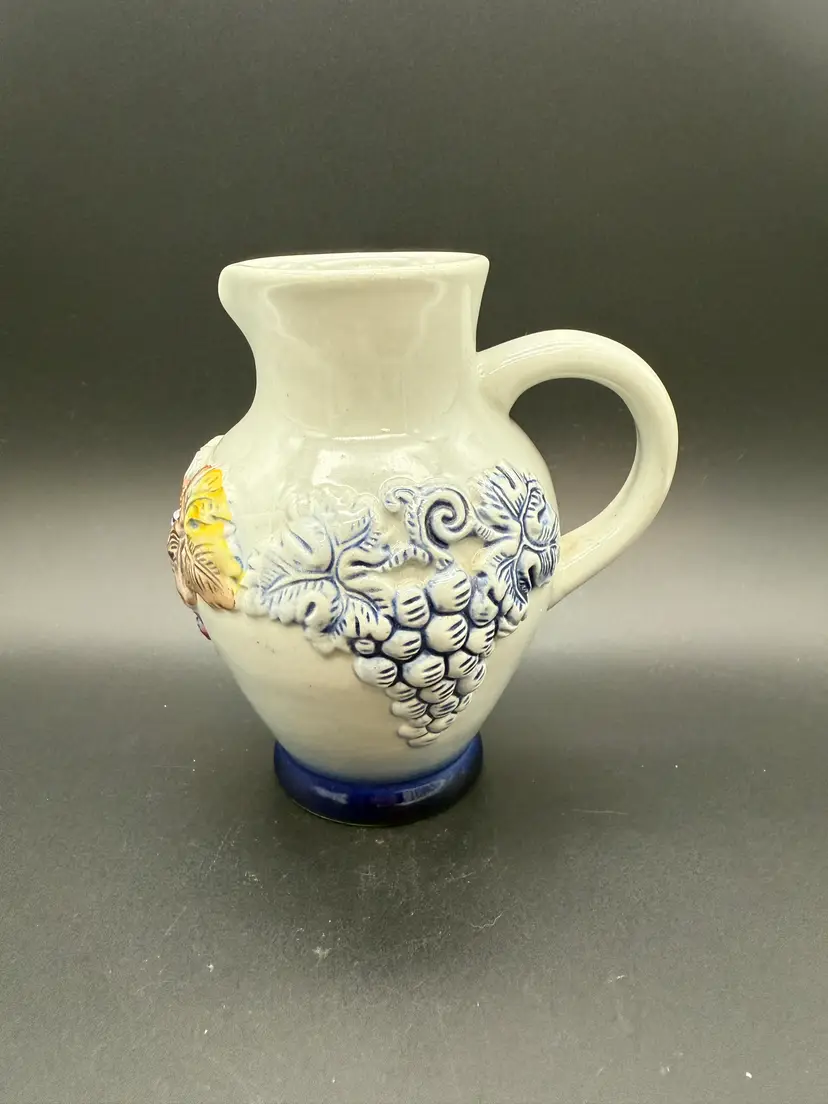 Vintage Germany King Handarbeit Handmalerei 240 11 Pitcher 5"