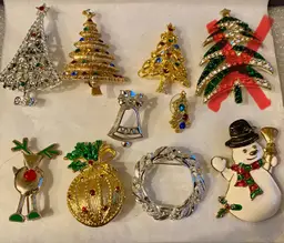 VINTAGE CHRISTMAS BROOCHES OR PINS