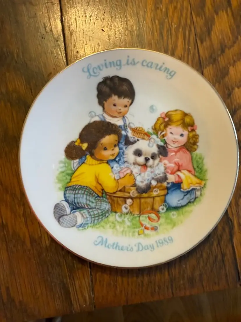 Vintage 1989 Avon Mother's Day Plate – “Loving is Caring” – Decorative Collector Plate – Children and Puppy Scene – Mother's Day Gift