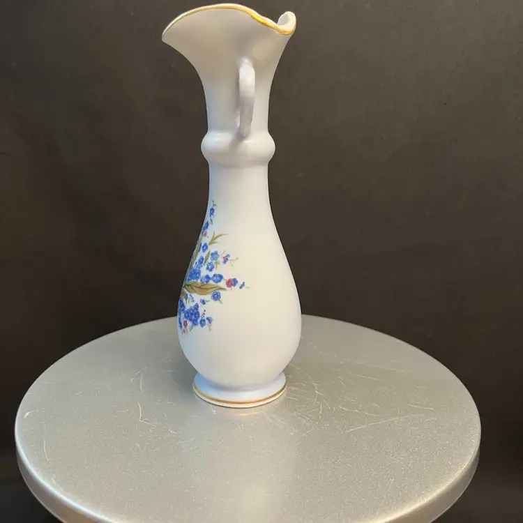 #01 VTG Lefton China Blue Porcelain 6.25” Bud Vase With Blue Florals