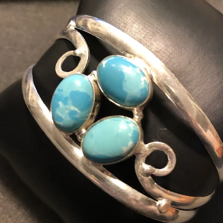 925 Sterling Silver Blue Larimer Bangle Bracelet