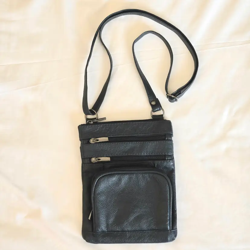 CrossBody Bag Textured Shell Material 4 Zippered Pockets 1 Open Navy Blue Color Unbranded