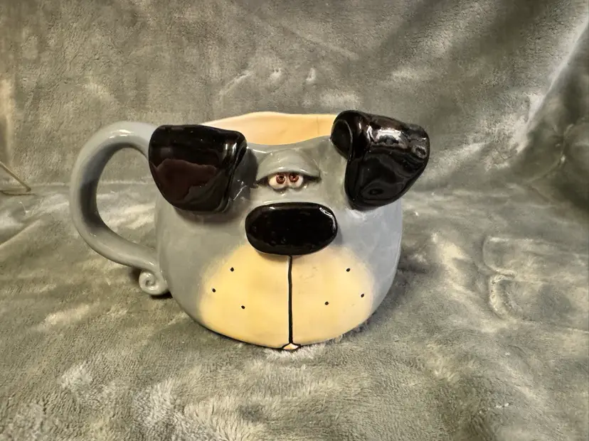 Russ Berrie Signed by Douglas 3D Dog Coffee Tea Cup Mug Ceramic Pet Cup Gray EUC