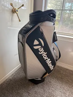 TaylorMade qi10 Staff Bag