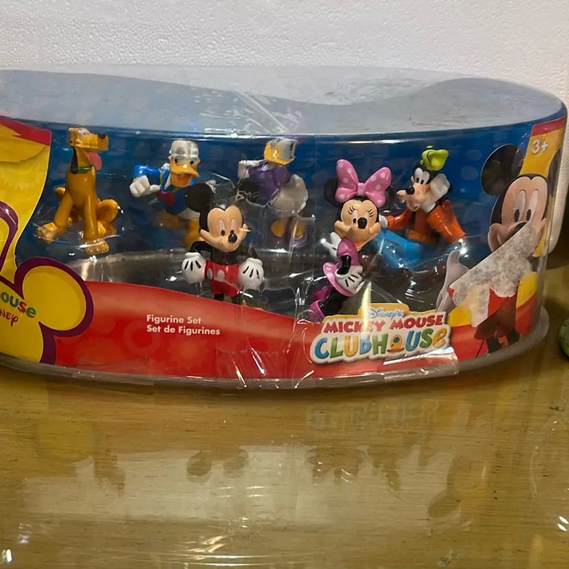 Disney, the Mickey Mouse Club figurine set six figures