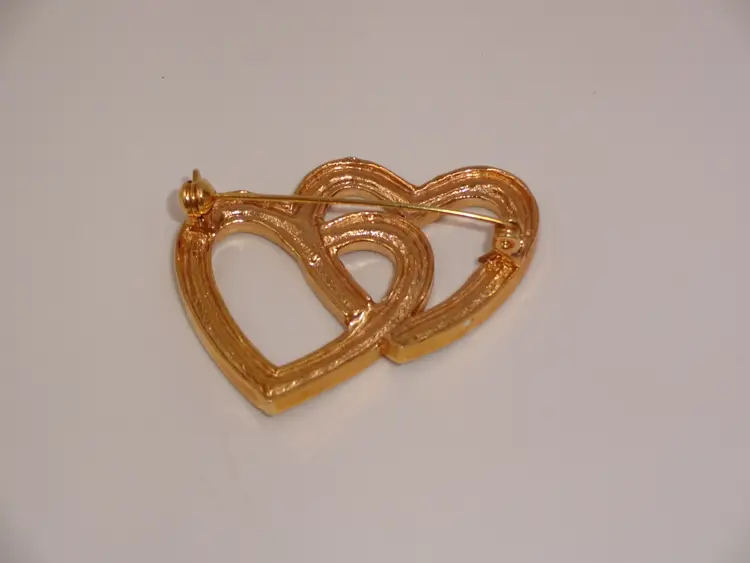 Vintage Roman Rhinestones Double Heart Brooch Clear Gold Tone Scarf Pin Marked