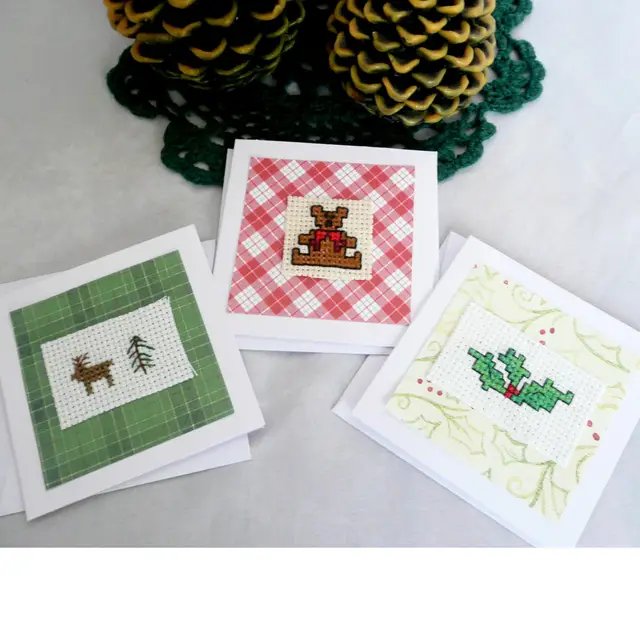 3 Cross Stitch Classic Christmas Blank Gift Tag-Note Card Rustic Reindeer Teddy Bear Green Holly Sprig