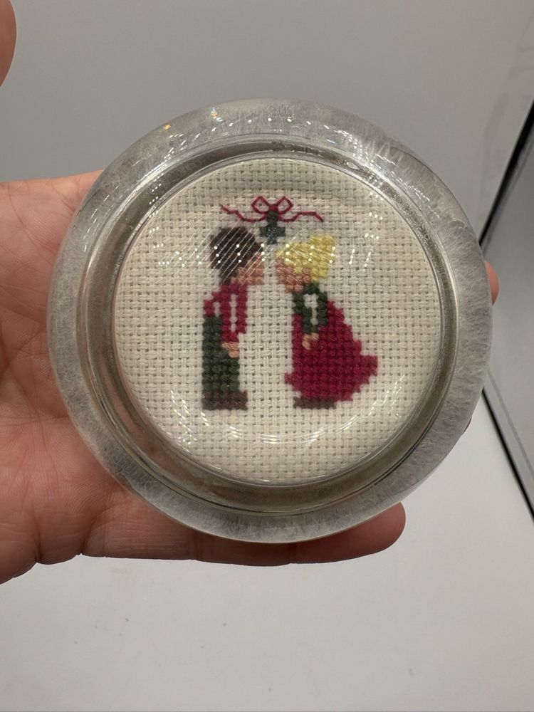 Vintage Needlepoint Couple Kissing Mistletoe Paperweight 3”