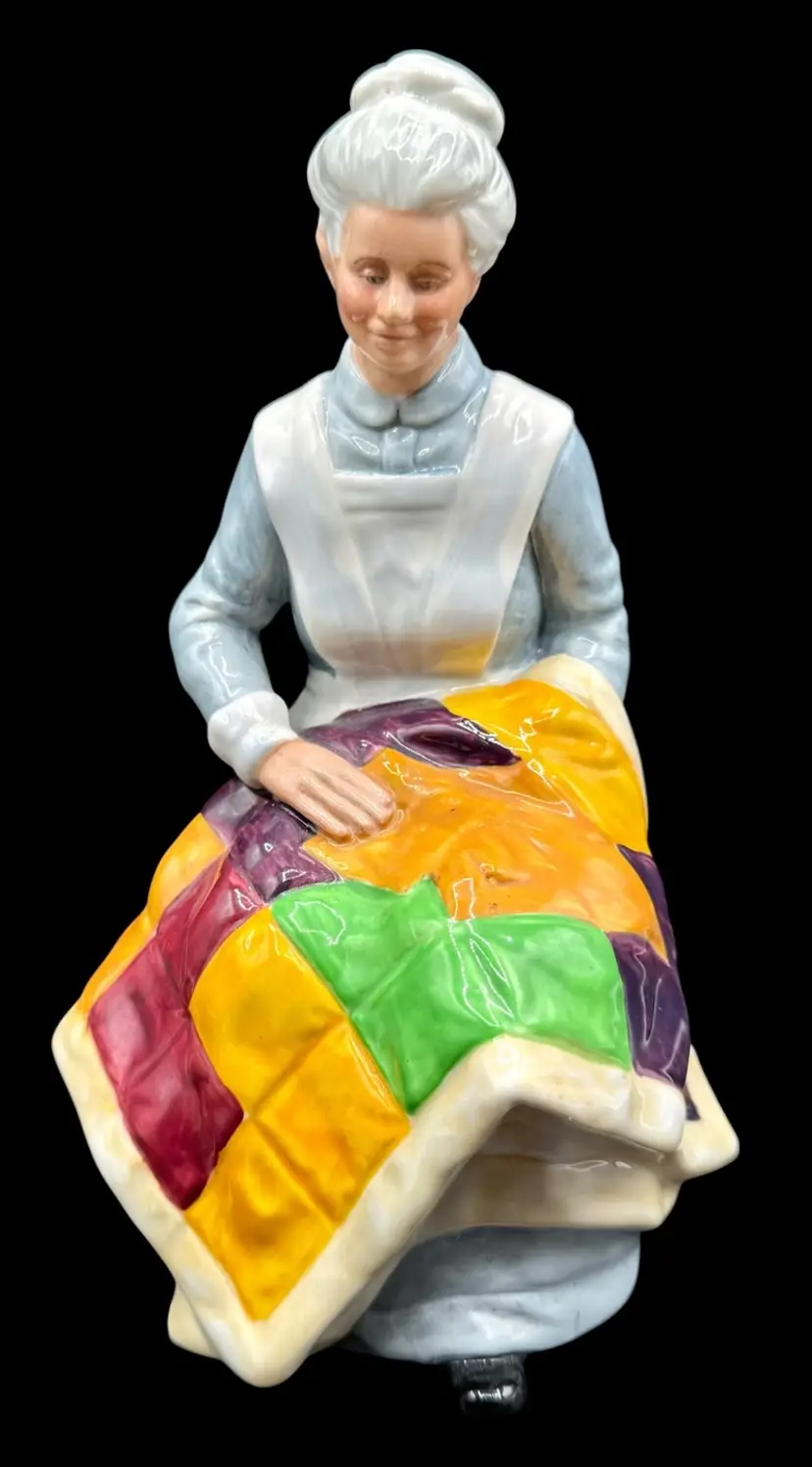 Vintage Royal Doulton Eventide HN2814 Porcelain Figurine Woman Quilting 1976
