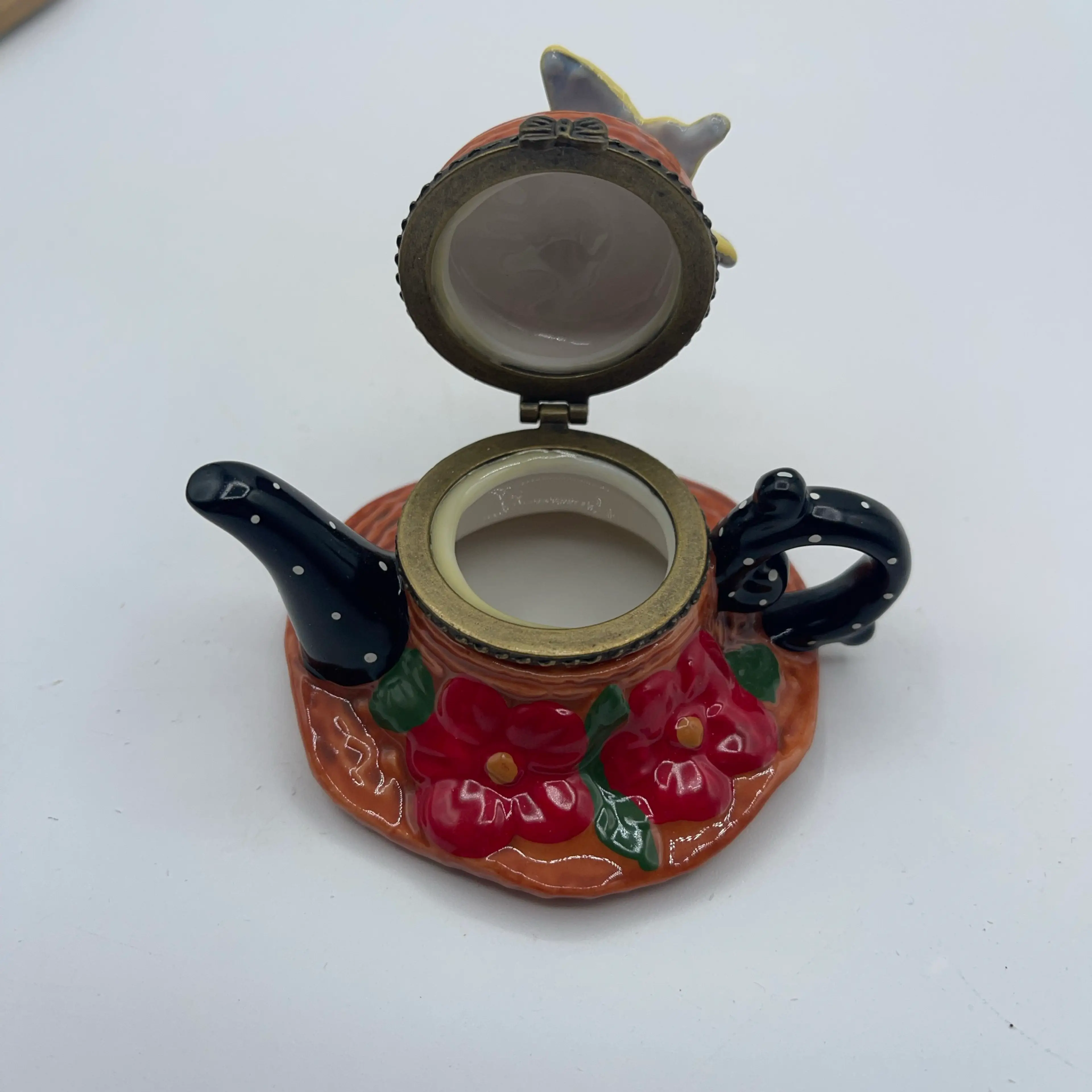 Image 3 of 3
