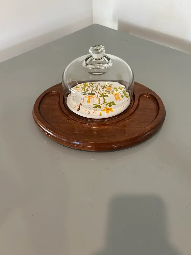 Vintage Goodwood Cheeseboard With Glass Done Lid 12 X 9 Inches 3.8 Lbs
