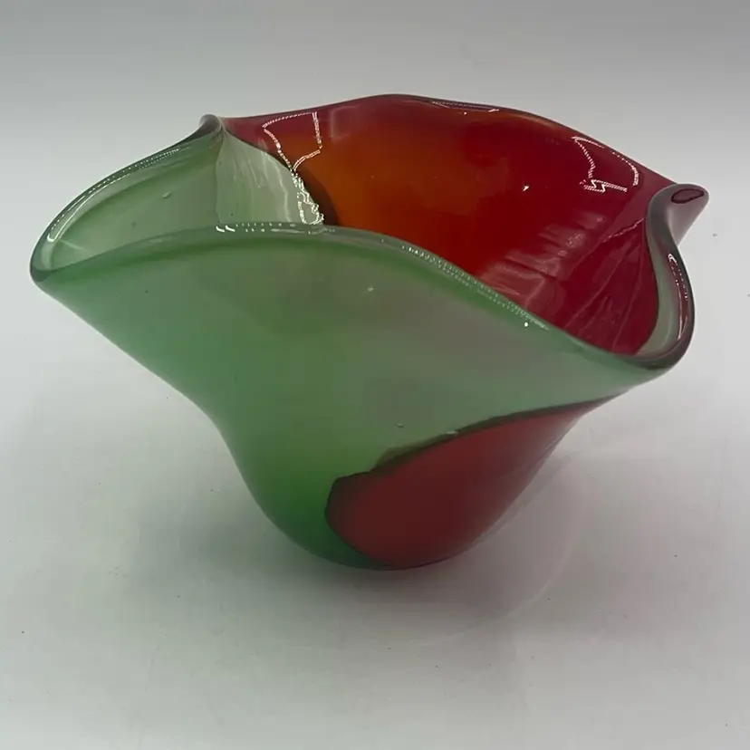 Art Glass Hand Made Green/red Handkerchief Ruffle Vase Local New Orleans Artist 4” x 7”