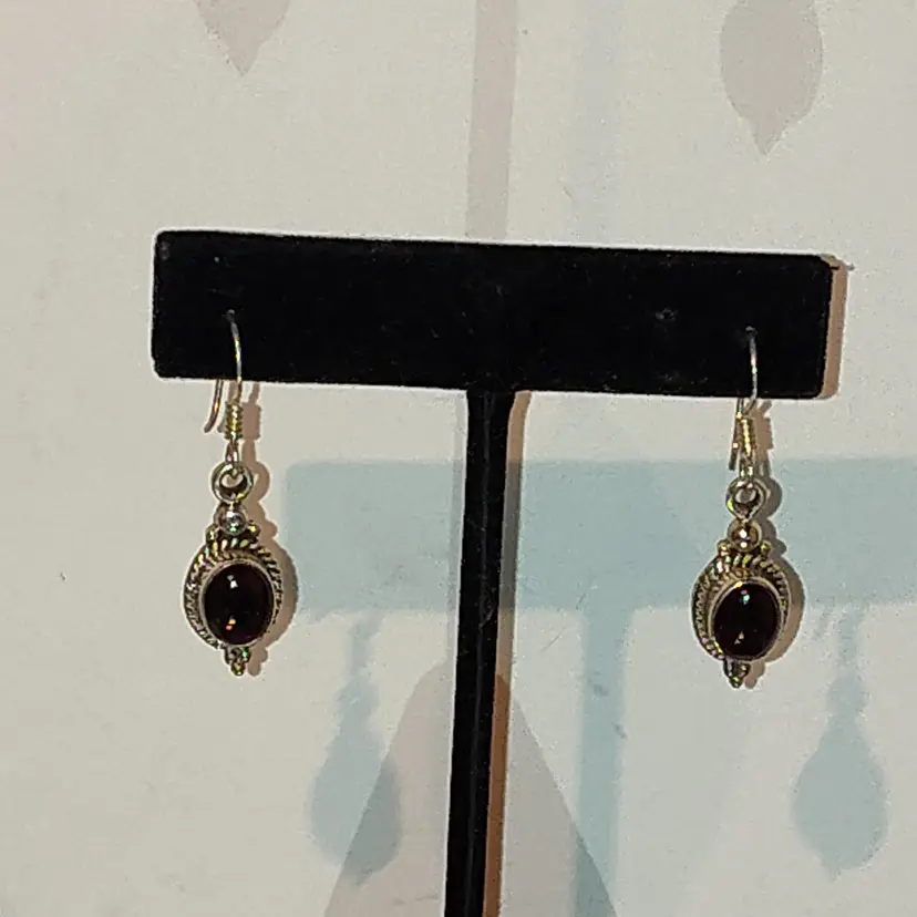 Vtg 925 Sliver Garnet Dangle Earrings