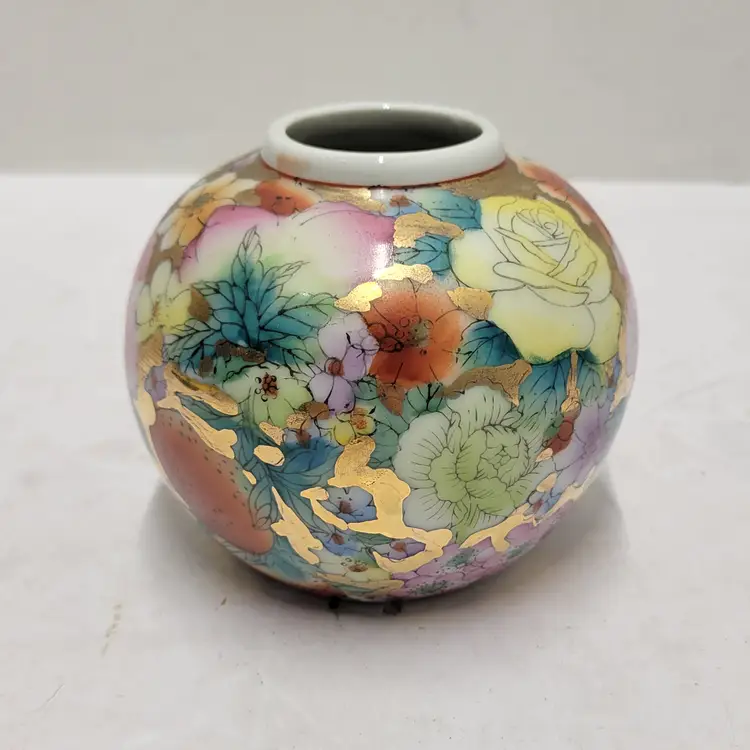 Chinese Handmade Porcelain Vase Jar with Colorful Floral
