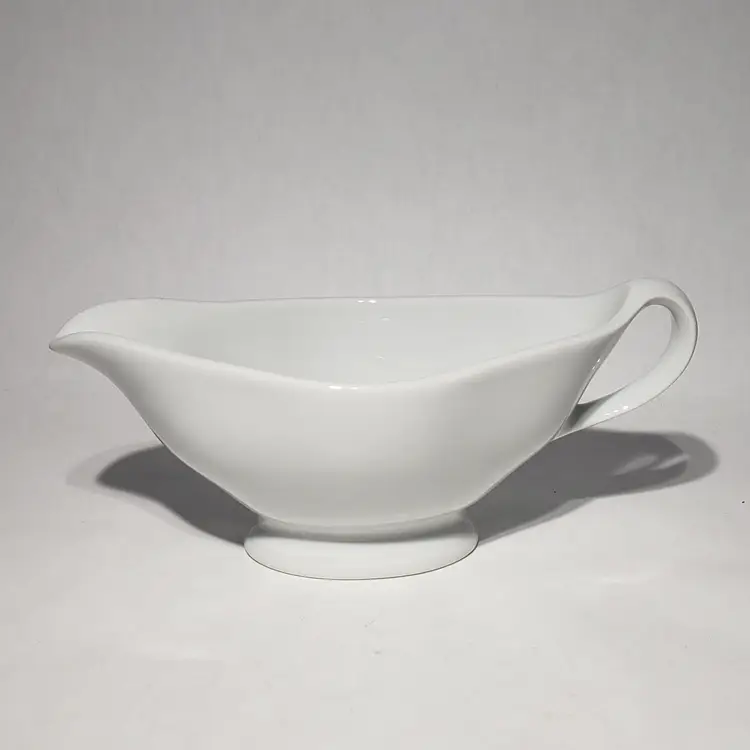 Pillivuyt White Porcelain Gravy Boat Pour Spout