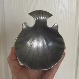 Vintage Wilton Armetale Footed Shell Bowl Dish