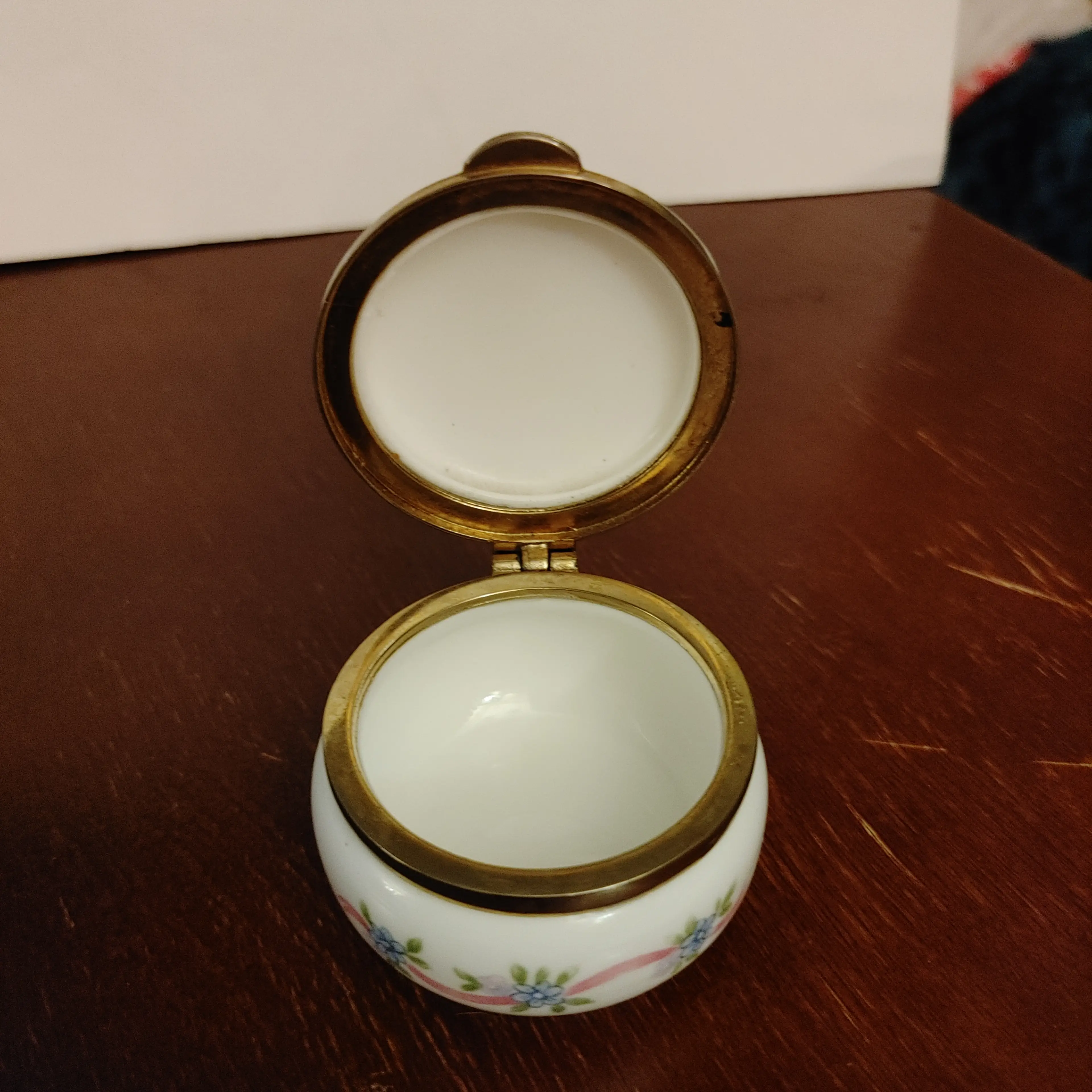 Image 4 of 5