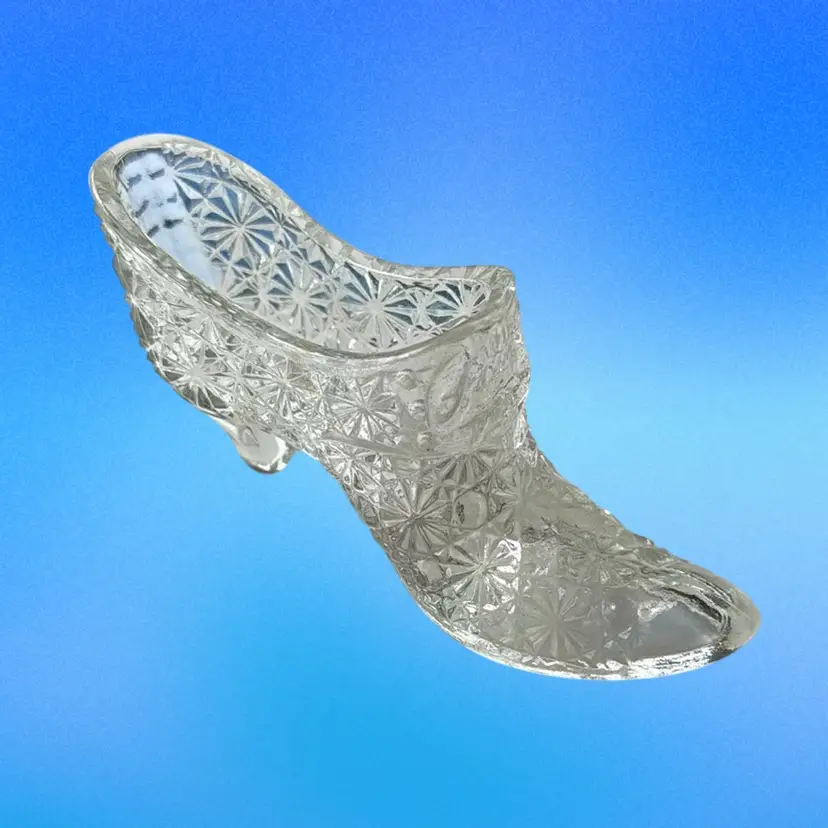 Daisy And Button Clear Glass Shoe