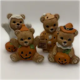 🕸️ 1990s Homco Halloween Trick-or-Treat Bear Figurine Set – 4 Piece – Vintage Holiday Decor 🎃