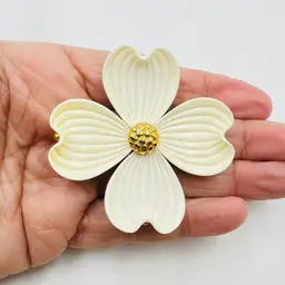 Monet Dogwood Flower Brooch Acrylic Cream and Gold Tone