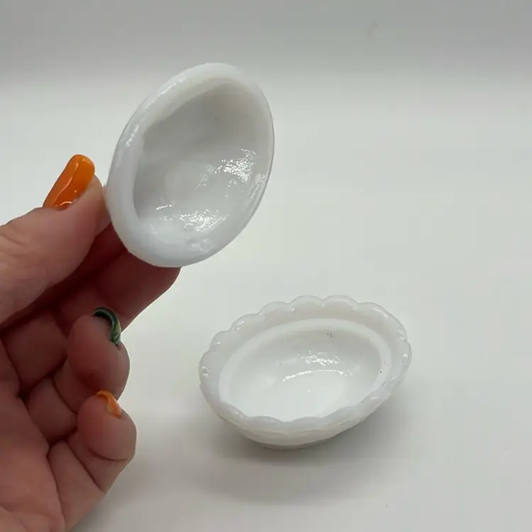 Vtg. Westmoreland Hen on Nest Rooster Chicken White Milk Glass 2” **read