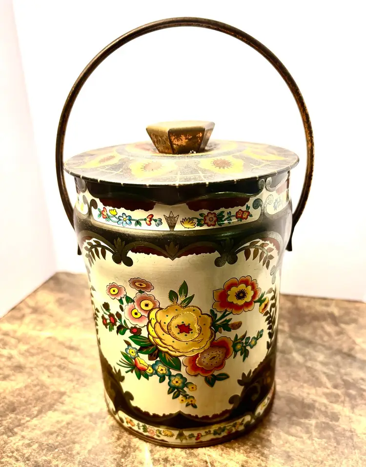 Murry-Allen “English Cottage Decor” Vintage Candy Tin Made In England