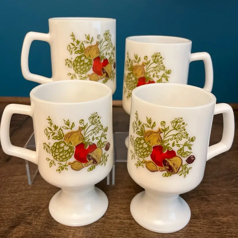 Vintage Corning Ware Spice of Life Milk Glass Pedestal Coffee Mugs Set Of 4