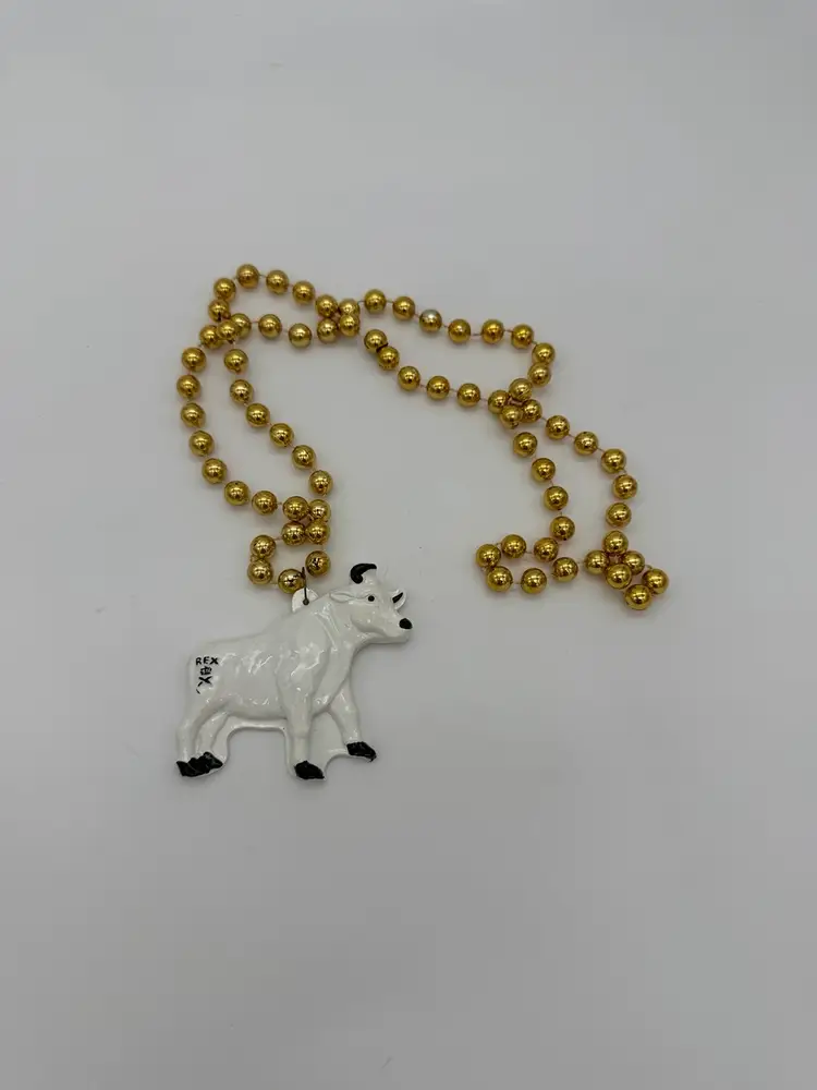 Mardi Grad 2016 “The Boeuf Gras” Polystone Medallion Gold Beaded Necklace 34”