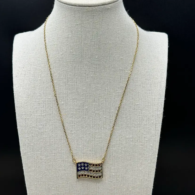 A083 - Avon Rhinestone Flag Necklace