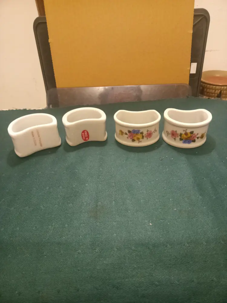 Floral Napkins rings