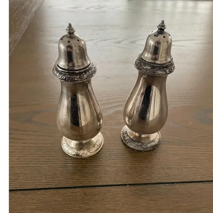 Vintage Silverplate Salt & Pepper set Oneida Community Henley