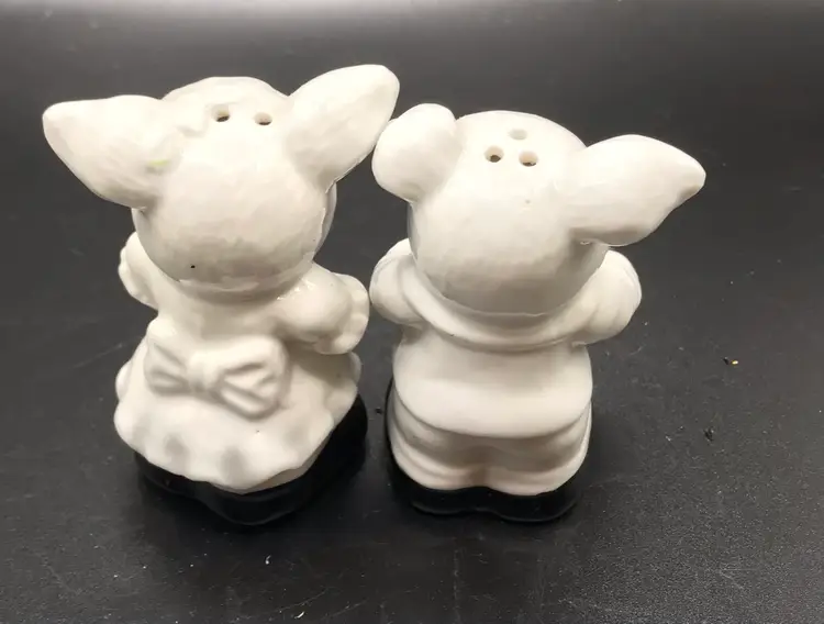 Japan cold painted pig salt & pepper