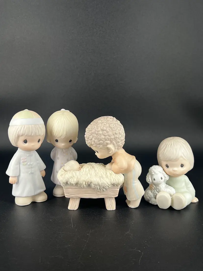 Vintage Enesco Precious moments For God So Loved The World w/ Box