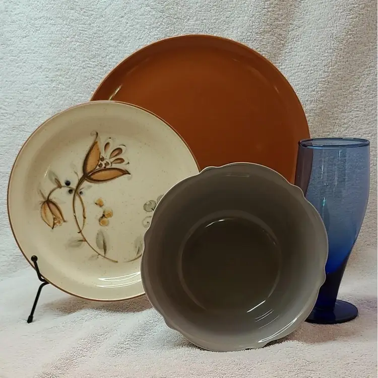Mix~Match Brown Tulip 4 pc place setting