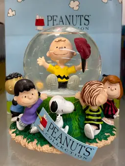 Peanuts Westland “Our Hero” Waterglobe