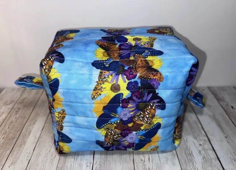 Handmade Quilted Butterfly Makeup/Toiletrie Travel Bag 5.5”x7.5x6”