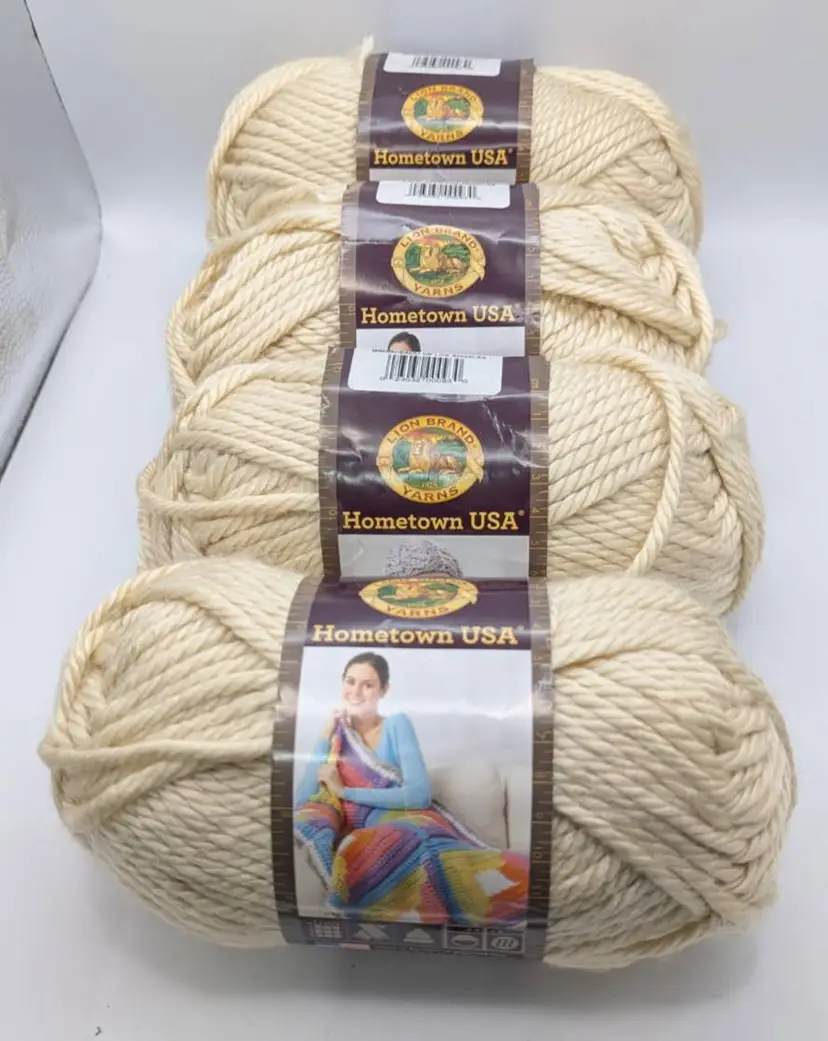 Lion Brand Yarn HOMETOWN , Los Angeles Tan ( beige)  5 oz ea. Lot of 4