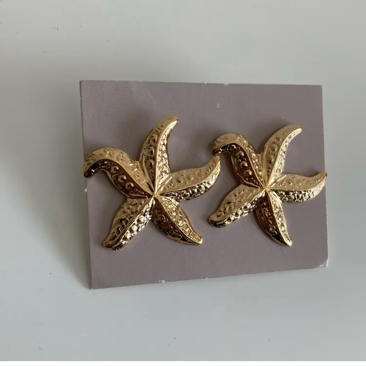 1987 Avon Gold Starfish Earrings