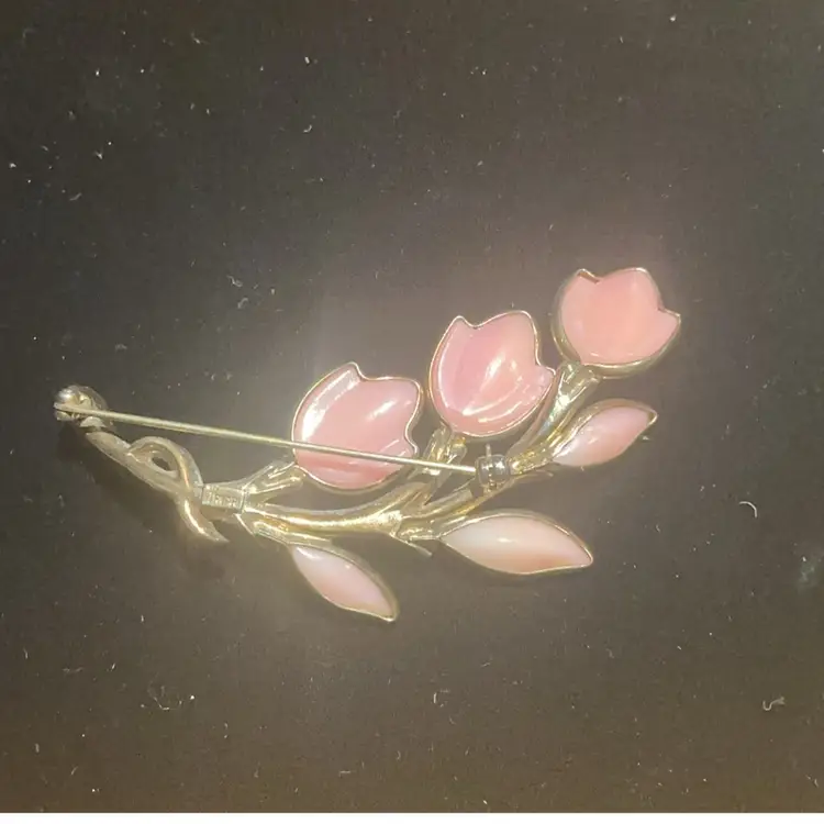 Vintage Pink Glass Flower Trifari Brooch