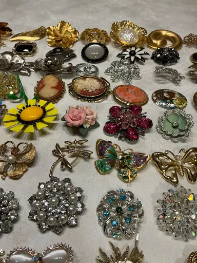 Annesyesteryear Pop Up Jewelry Show