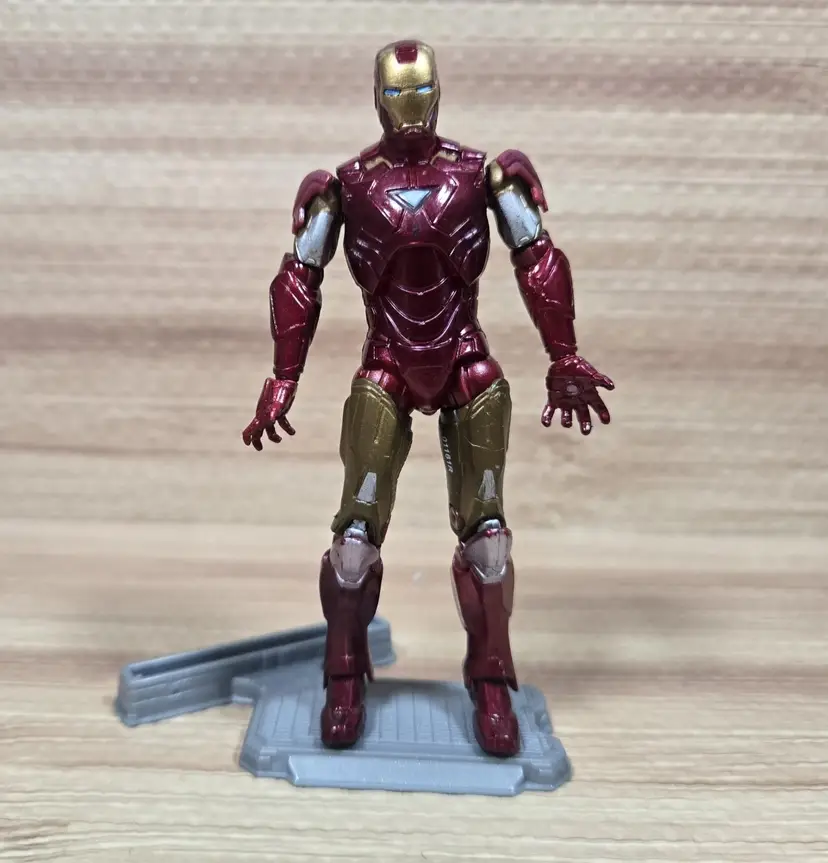 Iron Man 2 Movie Series Iron Man Mark VI Power-Up Glow 4 1/4" Action Figure
