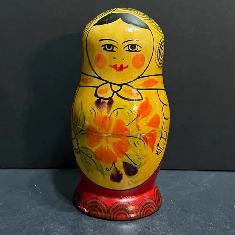 MARKDOWN! 4pc Vintage Hand Painted Floral Matryoshka Nesting Dolls, USSR ~5” x 2.5” diameter (Nested)