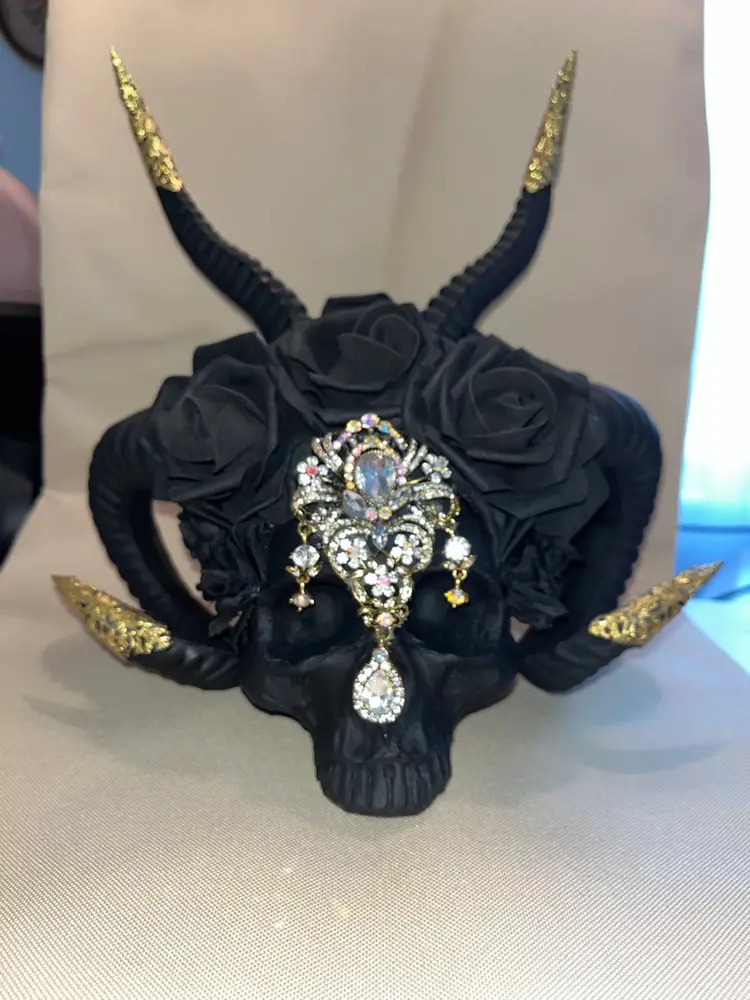 FIRST LIVE EVER/ Skulls I Make, Vintage Black Glass And More