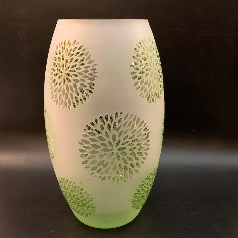 Frosted to Clear Chrysanthemum Translucent Lime, Green Centerpiece Etched Glass Vase