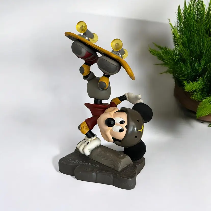 RARE Walt Disney World Mickey Mouse Bobble Skateboarding Handstand Figurine 9"