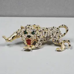 Vtg Rhinestone Jaguar Leopard Panther Gold Tone Green Faceted Eyes Pin Brooch